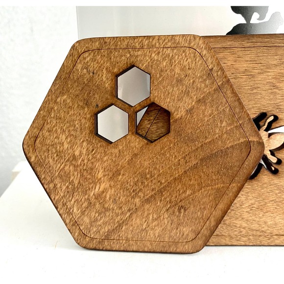 Set Of 6 Handmade Farmhouse Inspired Bee Themed Coasters - Picture 2 of 7